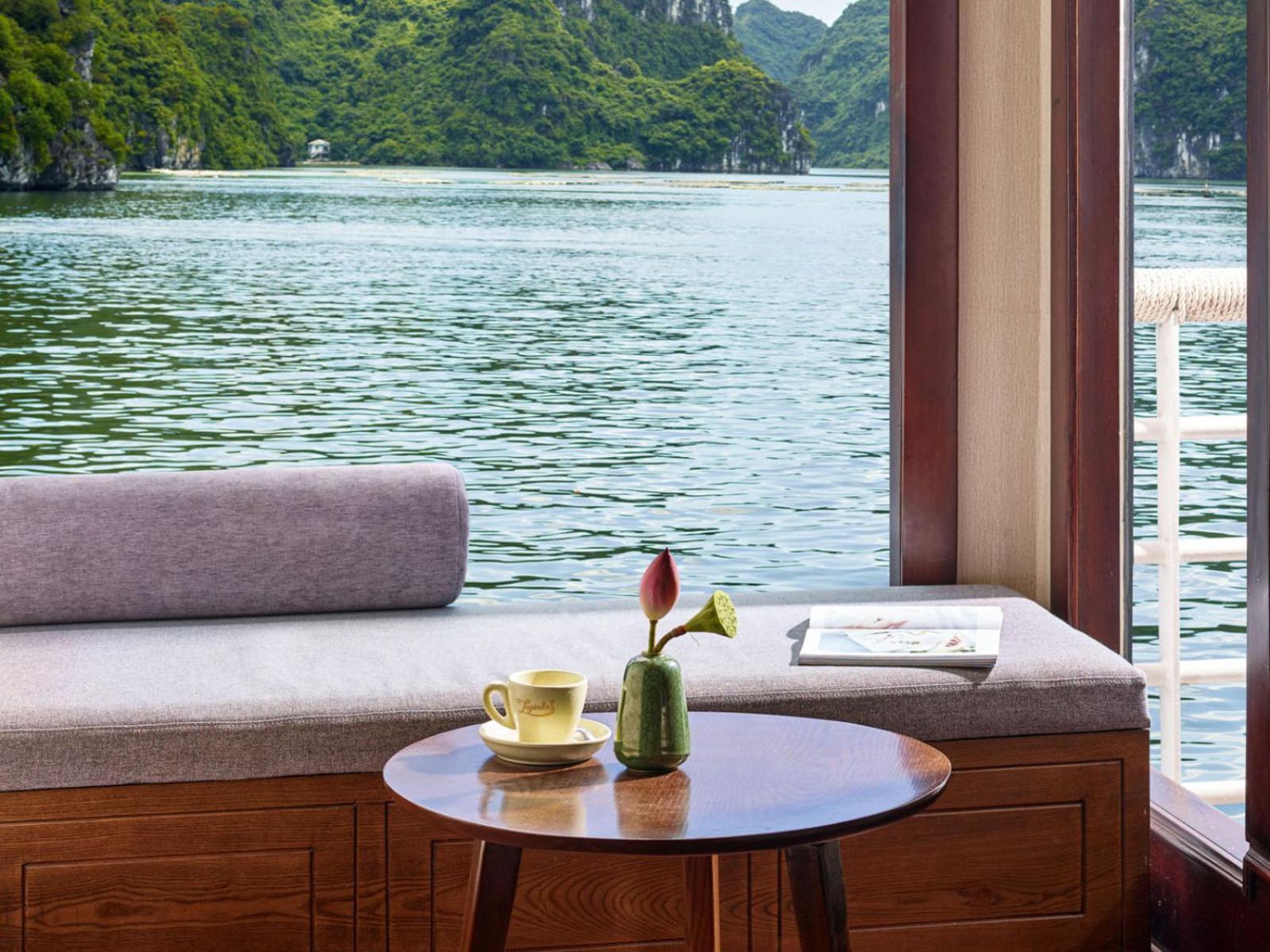 Lotus Boutique Cruise Hotell Ha Long Exteriör bild