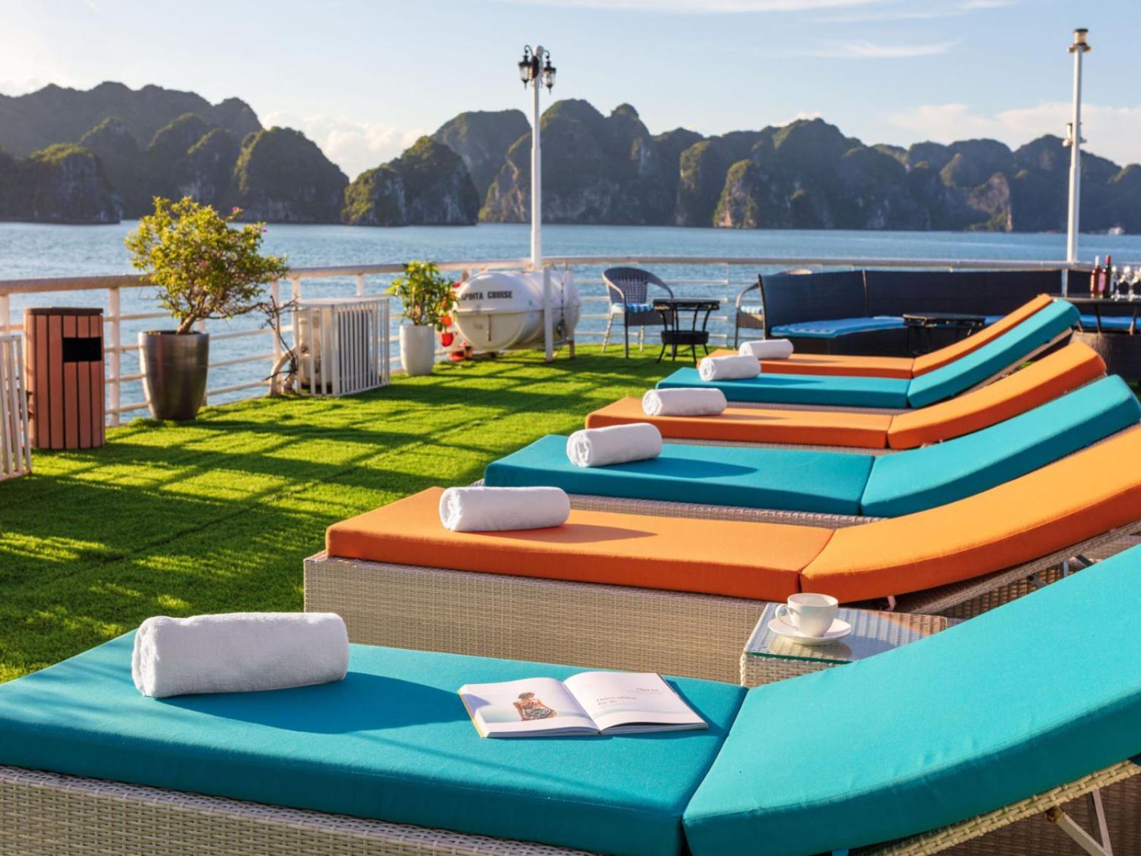 Lotus Boutique Cruise Hotell Ha Long Exteriör bild