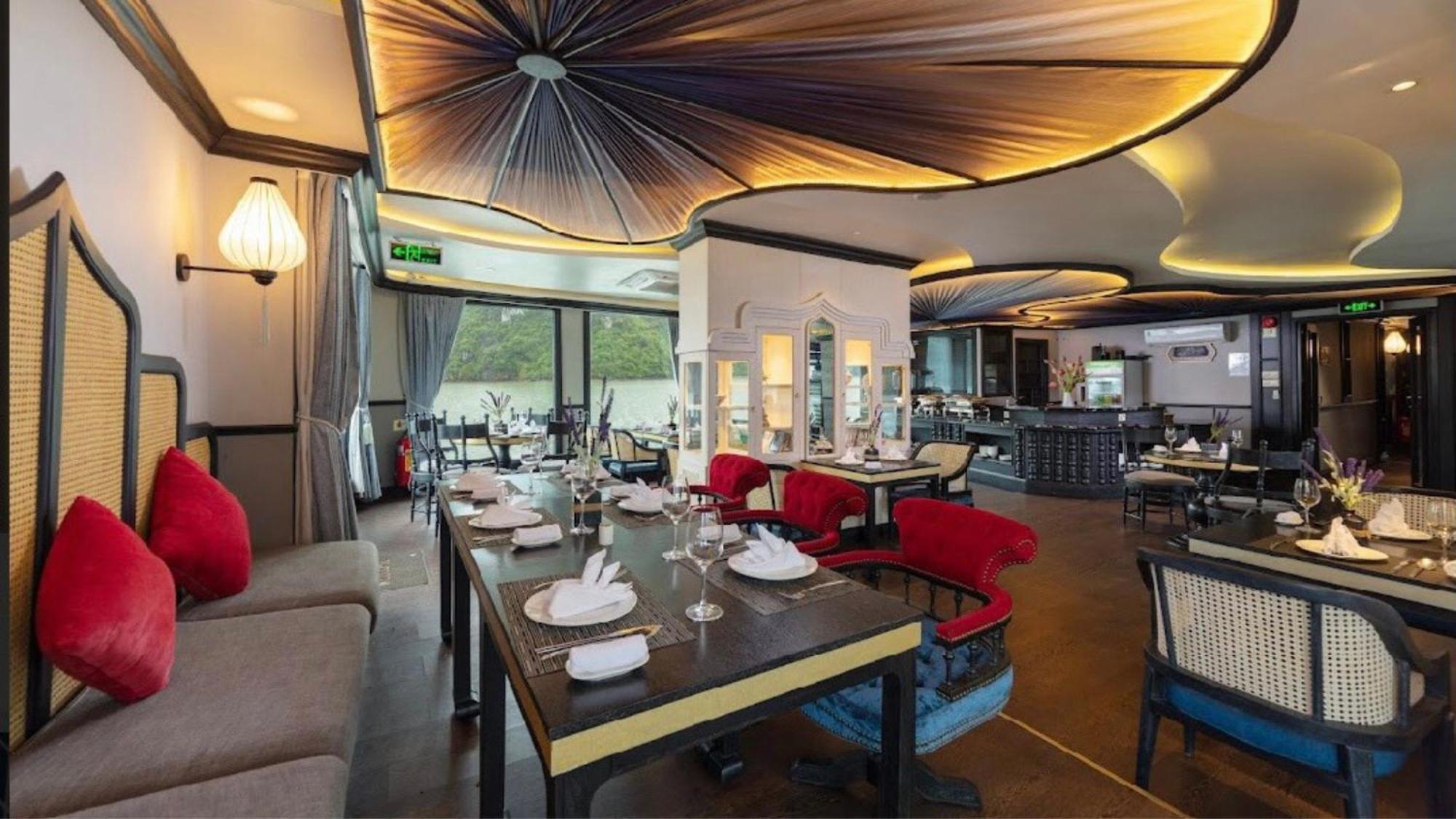 Lotus Boutique Cruise Hotell Ha Long Exteriör bild